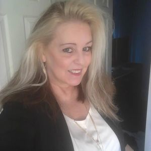 Meet your Posher, Bobbie